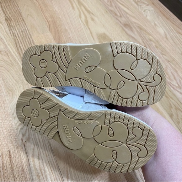 Ruum Sandals NWT Sz 11 Toddler Heart Rhinestone - Picture 6 of 6